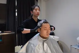在男士专属理容店【KEEN】接受的服务 碳酸指压头部按摩、剃须视频封面