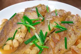 以后黄鱼买回来，像这样做多加一步，做出来鱼肉嫩滑、咸鲜入味，真的太美味了～～视频封面