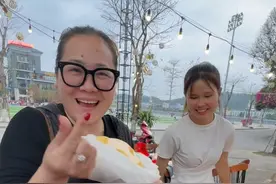 越南女友越来越懂事了，深圳的干妈要走了，她主动提出买礼物送行#越南 #女友 #干妈视频封面