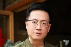 和谁在一起舒服，那就和谁腻歪在一起吧！ #情感 #家庭婚姻 #胡剑云蝶变成长会视频封面
