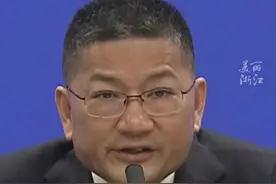 浙江省政府：加大带薪休假力度，年休假应休尽休，推广夫妻共享育儿假。#提振消费浙江在行动