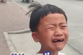 半年没见的爸爸突然出现，孩子笑着笑着就哭了，崩溃大哭：我爸回来了！关注👉@政法报道#泪奔瞬间#爸爸#亲情 #抖音小助手#江苏dou知道 视频封面