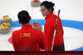 刚刚结束的冰壶循环赛中，中国队以6:7惜败于瑞典组合无缘三连胜，不过一天双赛，一胜一负已经很棒啦！#凌智范苏圆 #冰雪2022 #北京冬奥会 （编辑：qcspaytlc）视频封面