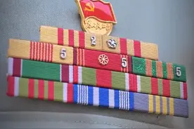 战友，这样的勋表你见过几个？（作者：刘友、包明明；编辑：支炳奇）#勋表 #三等功 #军人 #军装