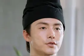 千古第一骈文竟是王勃26岁写的？ 初唐“顶流”的含金量还在上升！是什么促使他在26岁的年纪就写出如“天高地迥，觉宇宙之无穷”般超脱于宇宙与时空的人生感慨？来#宗师列传大唐诗人传 ，带您一起重温#千古骈文滕王阁序到底有多绝 ！视频封面