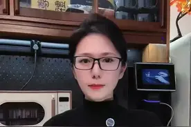 GPT-4.5骗过了73%的人类 外网全炸锅了！GPT-4.5首次通过图灵测试，73%人类被“骗”过，甚至超越真人！AI智能黎明已至，还是顶级模仿秀？深度解读，评论区等你开杠！#AI  #人工智能  #图灵测试  #GPT #科技视频封面