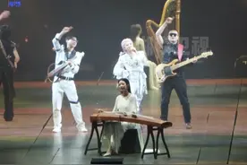 #华晨宇火星演唱会直拍 
欢迎花花回家！湖南卫视带你看现场：
《2025华晨宇火星演唱会》长沙站现场直拍#华晨宇  《走，一起去看日出吧》
#华晨宇08042回到了梦开始的地方视频封面