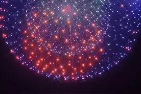 公主 请你看浪漫绝美的变色烟花 新的一年要天天开心哦！ #2025跨年夜烟花 #向烟花许个愿 #跨年烟花秀视频封面