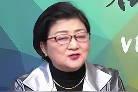 雷倩：中国“亮剑”六代机，让美国掂量自身实力 台湾时事评论员雷倩指出，中国大陆六代机等军事科技领域的“亮剑”让全球瞩目。中国以实力展现其在军武领域的飞跃。与此同时，美国下一代空中优势战机（NGAD）计划受到冲击。中国以低调姿态传递明确信号：没有恶意，但若要来犯，美国需审视自身实力。#中美博弈视频封面