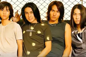 F4确认将“合体”开演唱会，25周年，陪你再看流星雨！ #F4时隔12年或将再合体 6月4日，有消息称，F4将于明年举办出道25周年演唱会。记者从相信音乐了解到，F4确实要重组开演唱会，但目前巡演城市还未确定。2026年是F4成立25周年的重要节点。据了解，F4于2009年解散。四人上一次“合体”还要追溯到2013年，他们一起参加了当年的江苏卫视春晚并献唱歌曲。F4时隔12年再合体，你会去看吗？