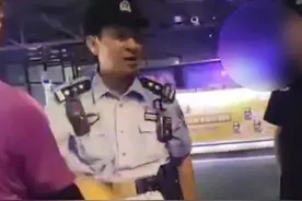 保安与外卖员起争议，警察现场调解。网友：人民的好警察，动之以情晓之以理！（视频来源：冀时）视频封面