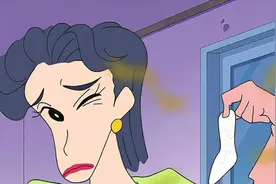 风间无意间传染了广志的脚臭… #蜡笔小新 #我在抖音看动漫