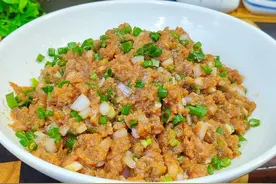 牛肉饺子馅切记不要放料酒，教你饺子馆秘诀，鲜嫩多汁太好吃了