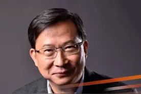 近日，中日友好医院医生被举报事件受到关注，也引发网友关于“协和4+4教育模式”的讨论。5月1日，北大教授饶毅在社媒发文表示:请勿错怪王辰教授，4+4是培养体制，与舞弊、违规无必然联系，应在实践中严格任人唯贤。#协和医院 @抖音短视频 @DOU+小助手