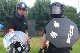 #战术装备 #战术小队 #警察 #军迷发烧友 #盾牌