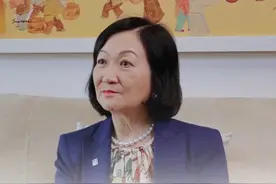 信息量太大！广州台记者专访香港立法会议员叶刘淑仪，竟变佛山同乡相聚？视频封面