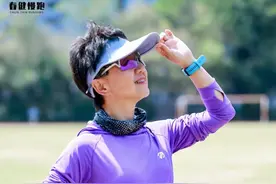 跑步时脚该如何落地？找到脚心落地感，如车轮滚动，落地就走#跟着石春健学跑步#小低高无伤跑#超慢跑#跑步技术视频封面