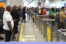 144小时变240小时！12月17日起，中国过境免签政策全面放宽优化，新增21个口岸为过境免签人员入出境口岸，活动范围从19个省份增至24个！#第1眼TV口说有屏 #免签政策视频封面