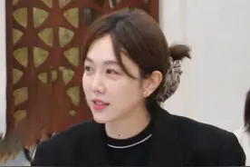 谈起电视剧#南来北往  中的姚玉玲一角，演员#姜妍  表示，每次看到她的结局都会觉得特别伤感，直到播出的时候，尽管自己演过了，还是会不停地流泪。视频封面