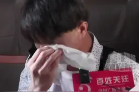 走失23年的“苏伢子”回江西了，《都市现场》记者现场联系权威眼科专家给“苏伢子”看眼睛，接到电话那一刻 再也绷不住了#江西dou知道  #江西宜春  #海外学子越发刚寻亲  #现场寻人视频封面