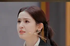 #哈妮克孜演女明星被分手  @哈妮克孜  生动拿捏演技细节，沉浸式演技层次好足#无限超越班