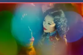 #张艺谋 导演拍戏有多精益求精，从《#金陵十三钗 》中一块逼疯全组人的玻璃就能看出来！剧组打工人现场求放过！#电影幕后  #倪妮 