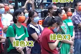 高考父母穿衣指南！6月8日，高考第二天，广东广州陪考家长们红装变绿装：寓意一路绿灯！父母在衣着上的装扮，代表的是衷心的祝愿！#广东dou知道 #2022高考护航 