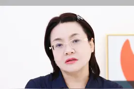 HPV阳性 TCT正常，病变几率有多高？ 💖亲爱的朋友们，当出现 HPV 阳性、TCT 正常的情况时，大家要正确理解其含义哦。😉

🎈我们当今社会重点关注疾病，对于医生而言，医生只能治疗疾病。TCT 和 HPV 联合筛查是为了获知宫颈上有没有病，这里所指的病是宫颈癌前病变，如 CIN2/CIN3/原位腺癌等。如果是 HPV16 型阳性，此刻有病的可能性为 5.3%，也就意味着有 94.7%的可能不是疾病人群。所以拿到这个结果不要认为自己生病了，不一定需要经过阴道镜检查，如果阴道镜检查没病，即刻不需要接受任何治疗。💪

🌟个人认为有病治病，没病预防。如果不是病人，45 岁以下接种 HPV 疫苗非常有意义，其次要保持健康的生活模式，规律作息、均衡营养、适当锻炼、避免吸烟、不要醉酒，最后还是要定期筛查。这一轮说明你没有宫颈病变，那么未来 6 个月或 12 个月去检查，有病就治，没病依然回归健康人群。有 HPV16 型感染但 TCT 正常，即刻有病变只有 5.3%，若没病就快速回归健康人群。💗

💕我是赵健，关注我，关爱女性健康！🙌#hpv #tct #听医生一句劝 #健康辟谣在行动 #硬核健康科普行动视频封面