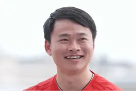 00后冠军的抖音ID是夜玫瑰的曲？ #原来夜玫瑰的曲是这个曲 #冠军驾到 欢迎@烂蒜 00后冠军谢瑜！视频封面