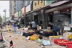 沿街商户占道经营难根治？（二）业主表示支持商家做生意，但不要侵害他们的利益#浙江dou知道 #占道经营 #城管 #商户 #摆摊视频封面