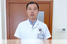 耳石复位后还是昏昏沉沉有点晕？前庭训练教程来了，坚持跟练帮你缓解！
#耳石症 #头晕 #前庭训练 #动作演示 #医学科普视频封面