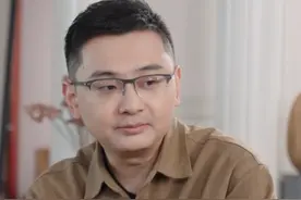 新华社辞职后解读金庸成百万博主，六神磊磊：劝大家别随便离职，“持续的火很难 我属于躺下了”视频封面