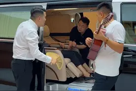 一日销冠一日皇帝#汽车销售日常 #4s店那些事  #销冠 视频封面