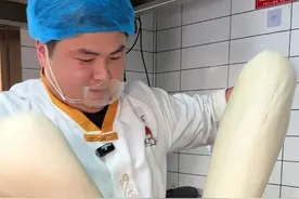 小二哥河南胡辣汤，老式大油条和面方法来了，你学会了吗？#和面制作过程 #小二哥河南胡辣汤 #油条面制作过程视频封面