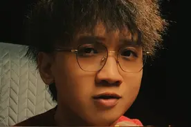iPhone为什么不用屏下指纹#手机 #数码 #数码科技 #iphone #苹果视频封面