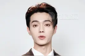 被传疑感染艾滋，2月20日，许凯经纪公司晒受案回执单 ：被恶意造谣诽谤，许凯本人已报警 。#许凯报警视频封面