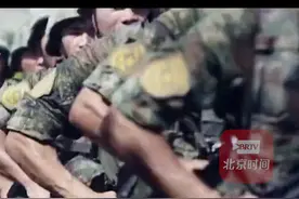 一起守护香江、保卫祖国。#驻港部队发布超燃征兵宣传片  ，香港群众：年轻人想参军入伍。视频封面