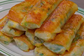 以后想吃韭菜盒子又不想和面，试试像我这样做，皮薄酥脆，鲜香又美味#韭菜盒子视频封面