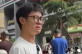 哥哥从外地回来接弟弟高考结束，弟弟见到哥哥后再也没忍住抱着哥哥大哭，网友：真挚的感情总是令人感动的（畅）视频封面