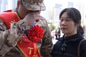新兵欢送仪式，处处是温情。#新兵欢送仪式 #新兵入伍 #感人瞬间 #新兵入伍这一幕好暖视频封面