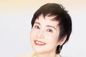 @樊登 老师向我提问：来到新媒体平台最大的挑战和收获是什么?#423樊登年度演讲答案在书里#423樊登年度书单#春天开阅季 #大v说#徐俐姐姐的下午茶 #极致与极致的对话视频封面