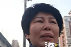 武汉一女大学生失联已6天，家属：失联3天后校方才告知，在湖边椅子上发现女儿衣物，手机信号最后消失在距离学校1公里处，当地派出所：正利用各种手段进行搜寻
 找到两部手机均已关机 人还未找到（畅）视频封面