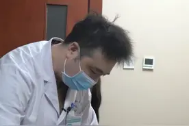 黄褐斑针灸调理，今天第二次治疗 #黄褐斑调理 #针灸调理 #诊室日常 #中医刘一鸣 #抖出健康知识宝藏