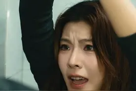 马路上，女孩被陌生男子拍了两下肩膀，瞬间就被催眠了！ #烧脑悬疑 #催眠 #悬疑 #意想不到的结局 #反转剧情视频封面