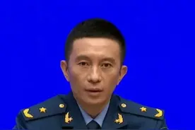 这次阅兵由徒步方队、装备方队和空中梯队组成。#盛大阅兵式