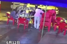6月12日，成都一烧烤店内一群学生打扮的人吃完烧烤后，都跑了。视频封面