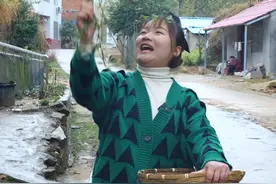 柳树芽子炒鸡蛋你们肯定也没吃过吧！我也是第一次吃，味道还真不错来。#我的乡村生活 #新农人计划2022 #跟着抖音学做菜 #春日美食大赏 视频封面
