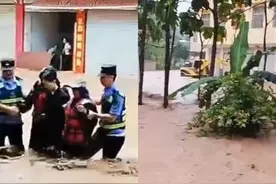 西双版纳受摩羯影响多地暴雨：树木被冲倒，街道成河居民水中趟行