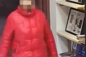 大妈网上买手机去实体店导数据，大妈一句话惹怒老板被请出店外，“导资料不想付费 还不会来事”（畅）视频封面