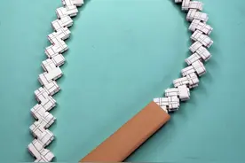 用作业本手工制作雷公鞭，小学生很流行的玩具，制作简单不会散架 #抖音精选 #折纸玩具 #手工玩具 #手工折纸 #折纸教程